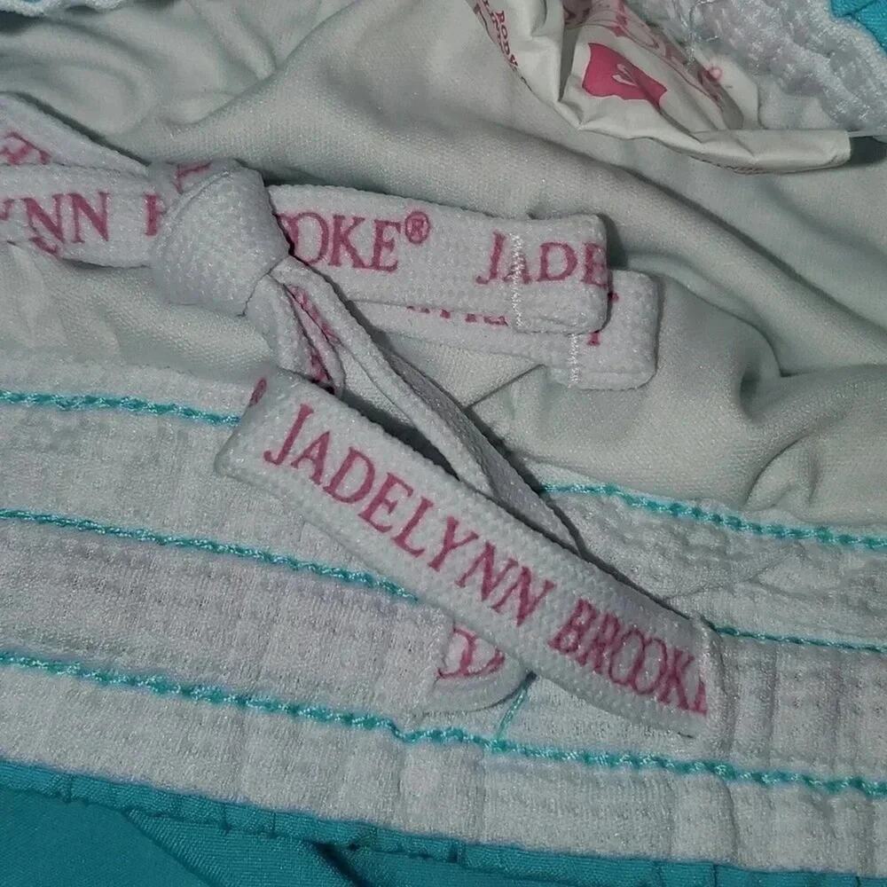 JADELYNN BROOKE Sport Shorts Women’s Size Small NWT - Picture 3 of 12